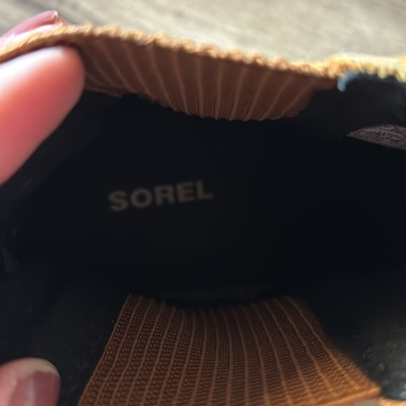 Sorel tan wedge booties size 7.5 - Picture 8 of 10